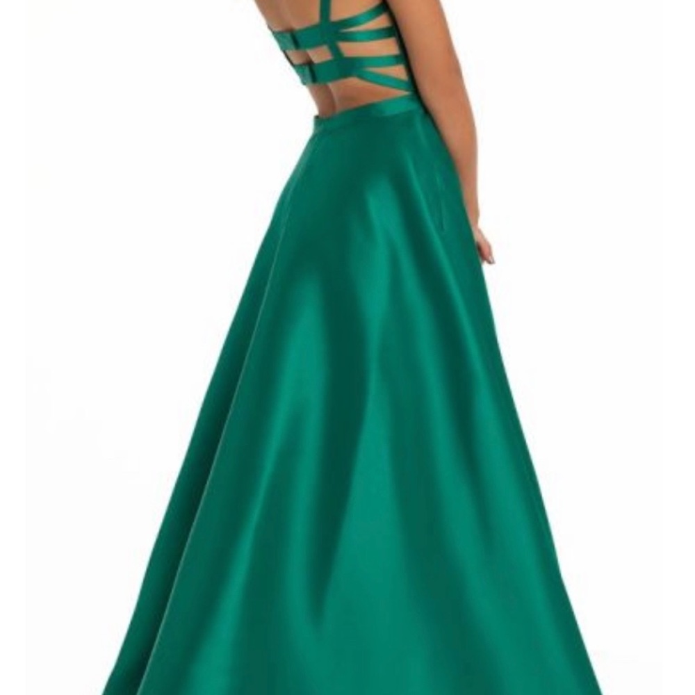 Prom dress - Picture 3 of 4